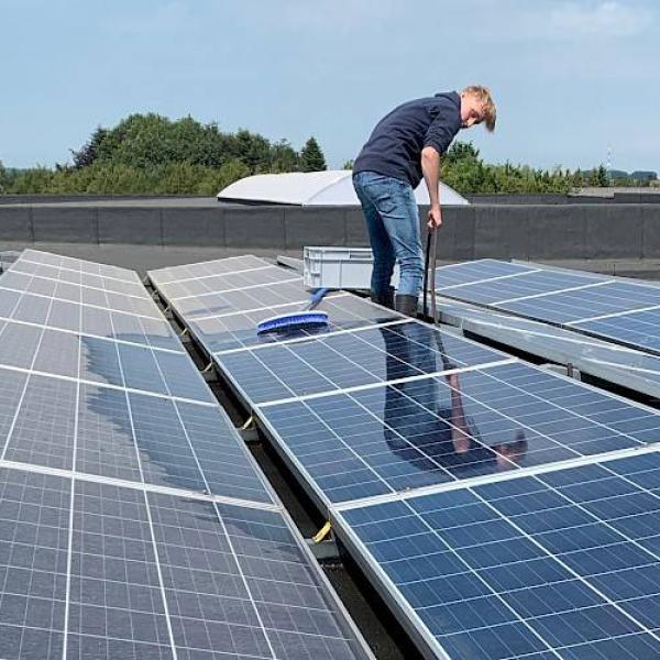 Reinigen van zonnepanelen